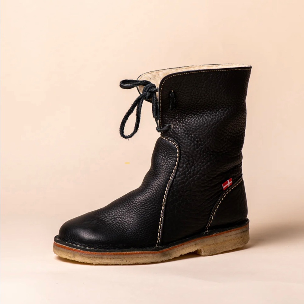Duckfeet Arhus size 39 (8-8 1/2)
